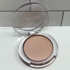 Buxom White Russian Wanderlust Glow Highlighter